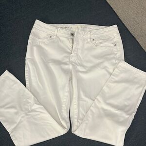 Women’s Simply Vera Wang white soft jeans. Size 8.